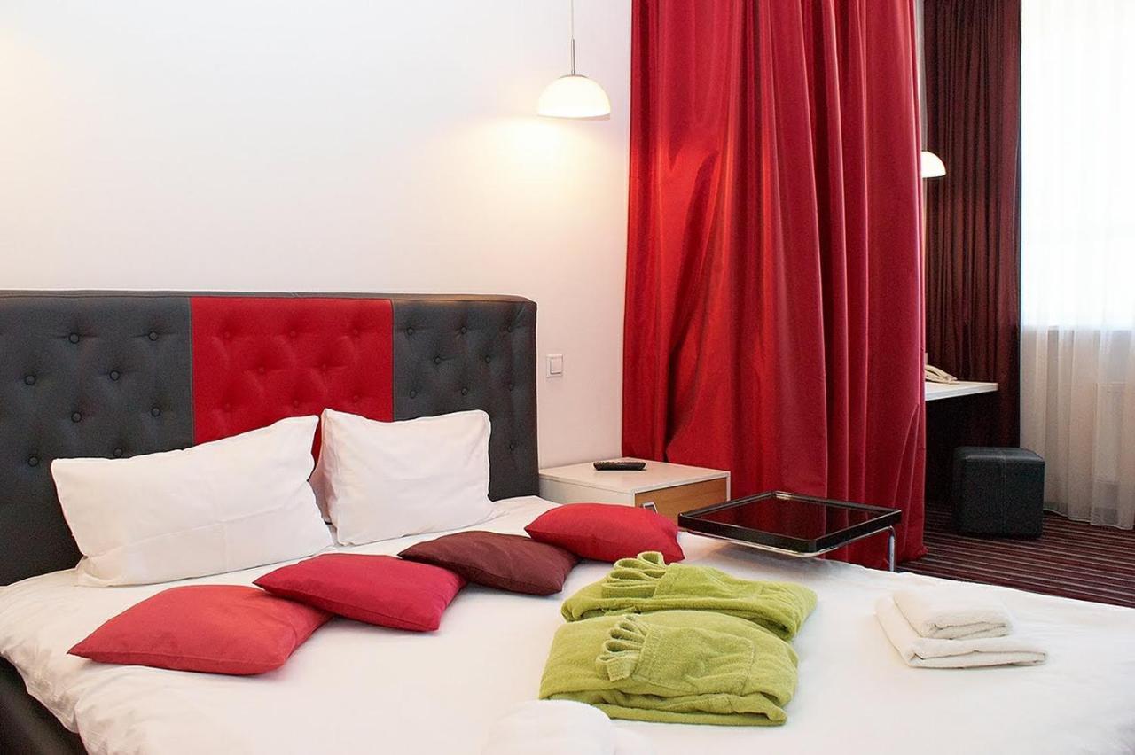 Hotel Kalyna Harkov Kültér fotó