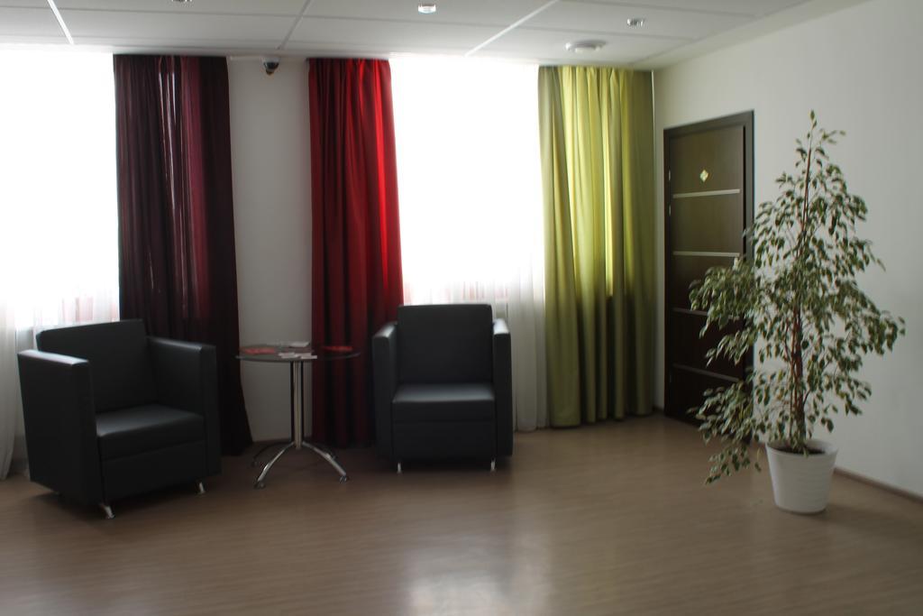 Hotel Kalyna Harkov Kültér fotó