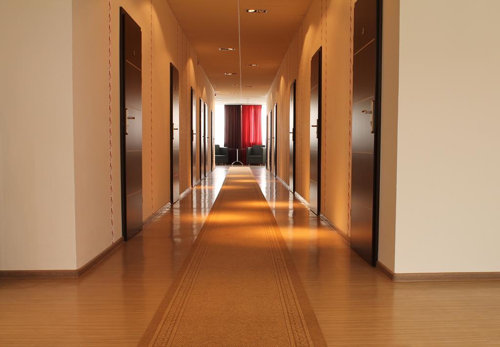 Hotel Kalyna Harkov Kültér fotó