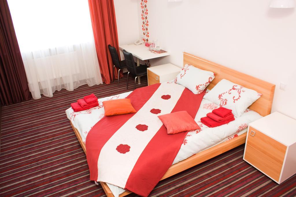 Hotel Kalyna Harkov Kültér fotó