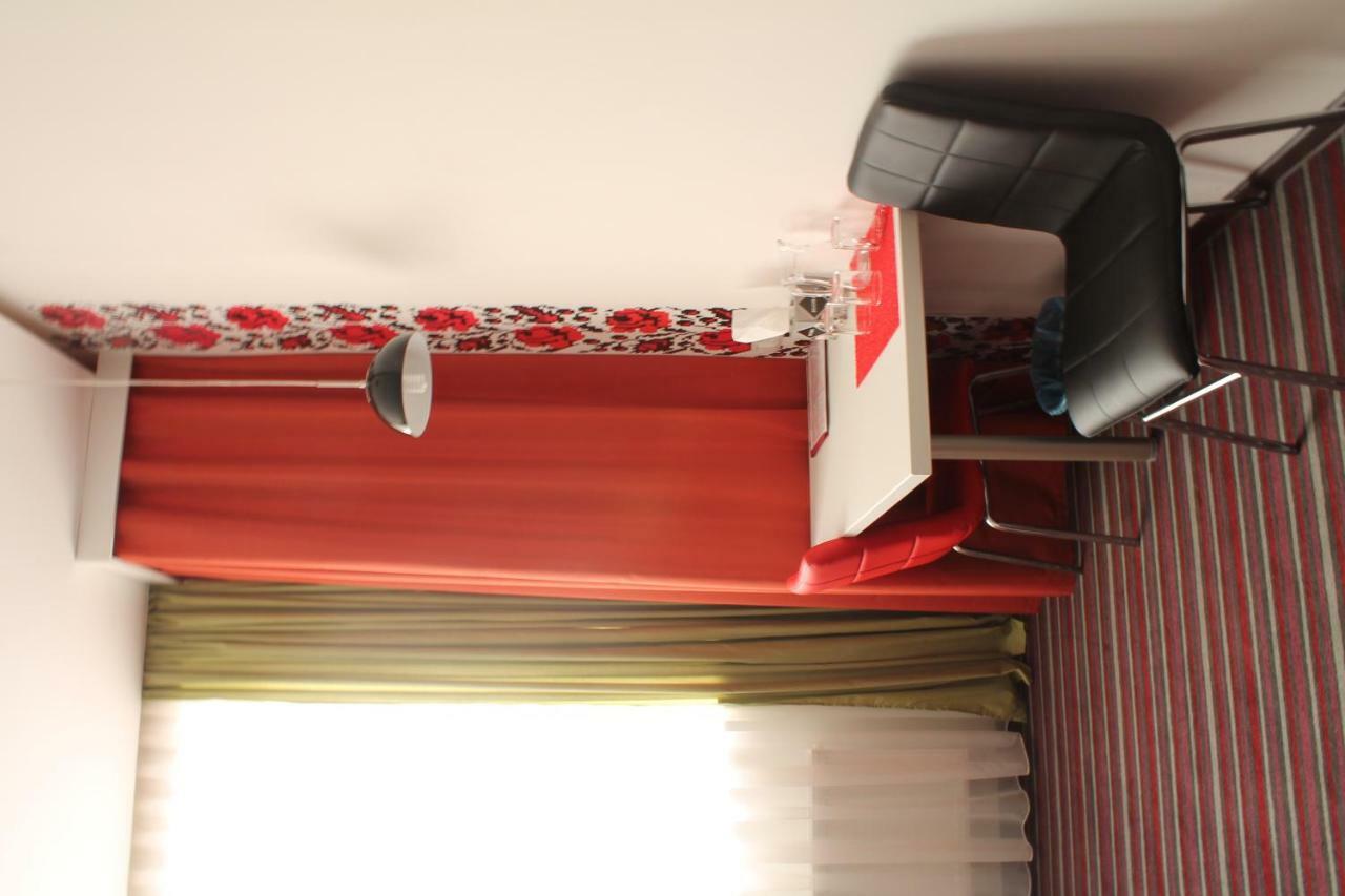 Hotel Kalyna Harkov Kültér fotó